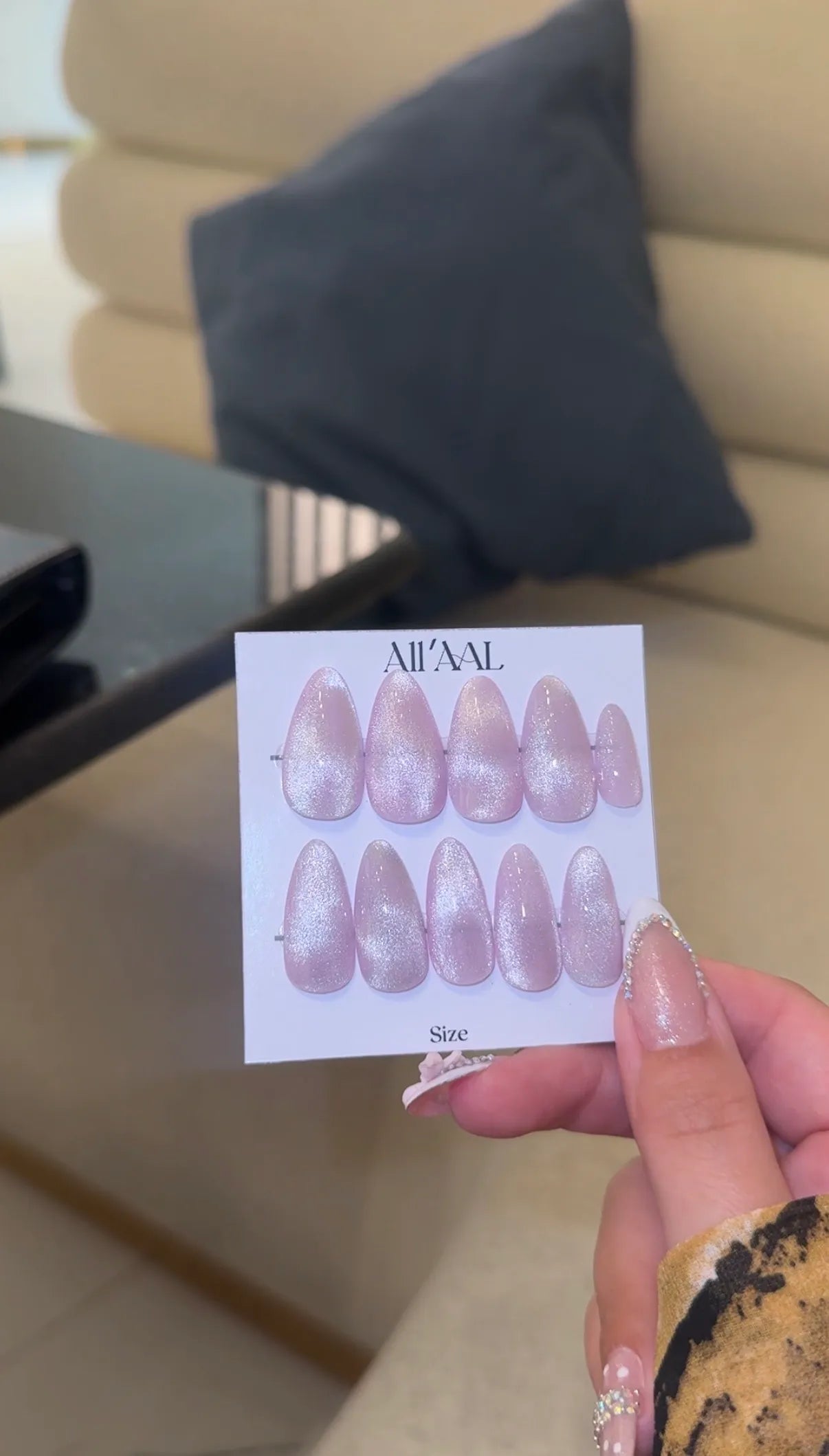 All'AAl Beauty – Luxury Handmade Soft Gel Press-On Nails | Cat Eye | Medium Almond