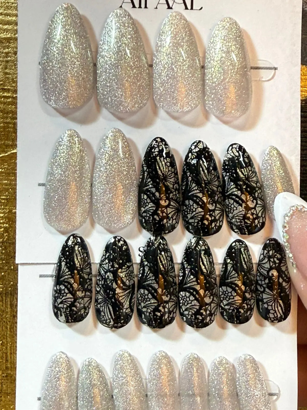 All'AAl Beauty – Luxury Handmade Soft Gel Press-On Nails | Glitter Cat Eye & Black | Medium Almond